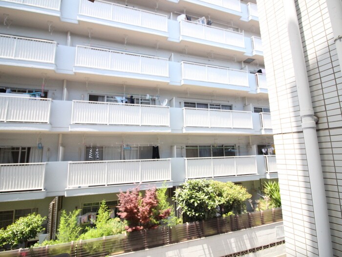 物件内観写真17　(室内からの展望)