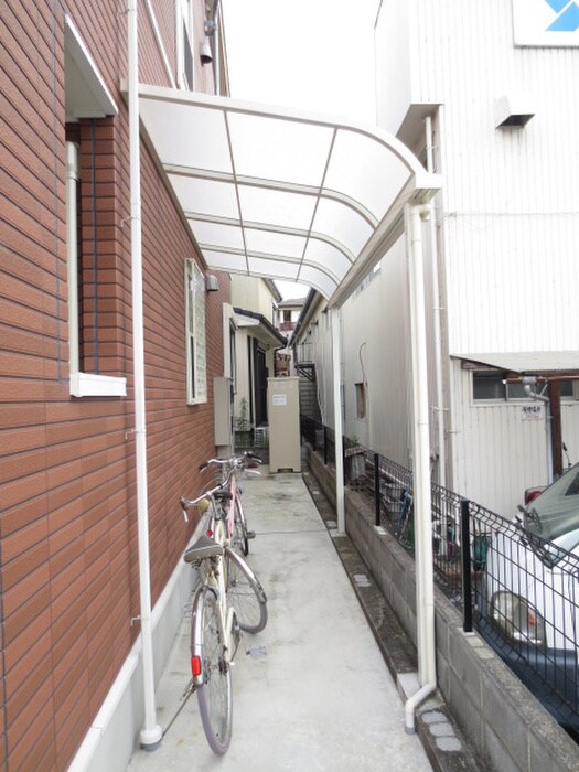 物件外観写真3　(駐輪場)