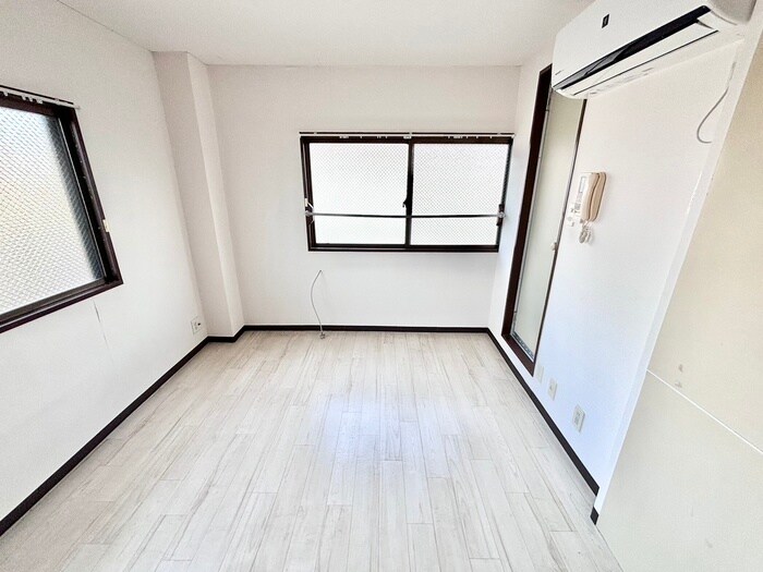 物件内観写真9　(居室)