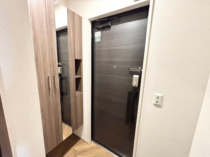 物件内観写真14　(玄関)