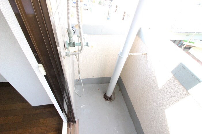 物件内観写真16　(洗濯機置場)