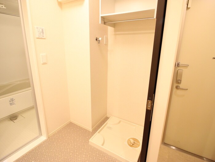 物件内観写真17　(洗濯機置場)