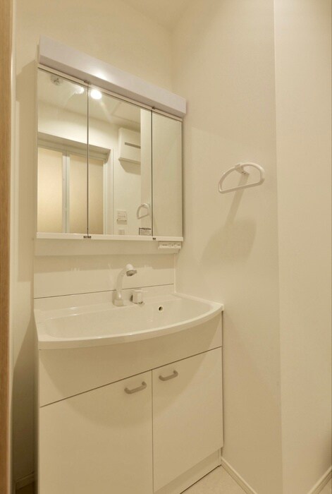 物件内観写真8　(洗面)