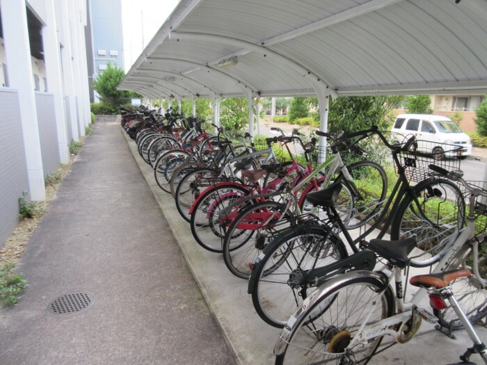 物件外観写真3　(駐輪場)