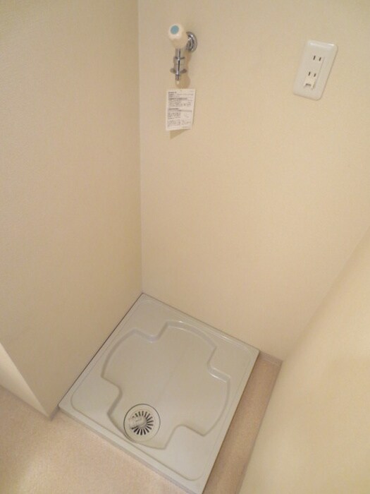 物件内観写真13　(洗濯機置場)