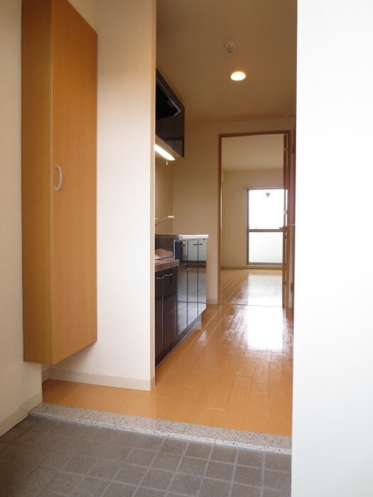 物件内観写真16　(玄関)