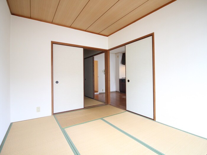 物件内観写真6　(居室)