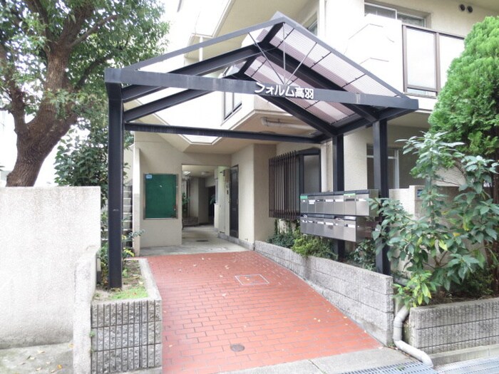 物件外観写真3　(エントランス部分)