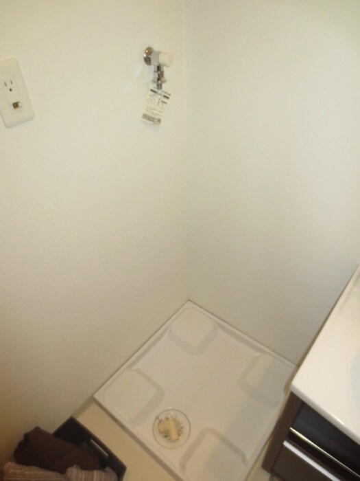 物件内観写真8　(洗濯機置場)