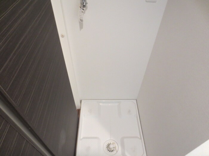 物件内観写真16　(洗濯機置場)