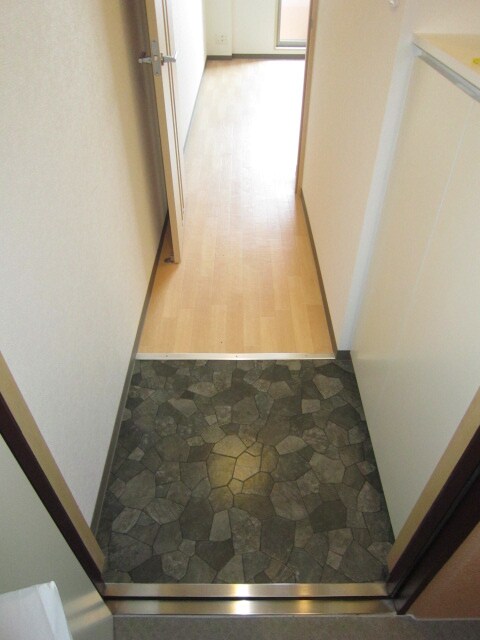 物件内観写真7　(玄関)