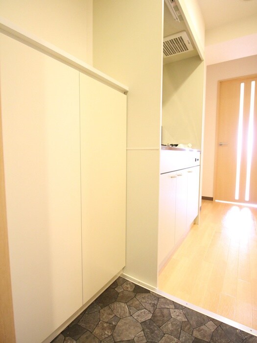 物件内観写真8　(靴箱)