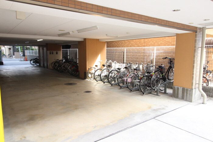 物件外観写真3　(駐輪場)