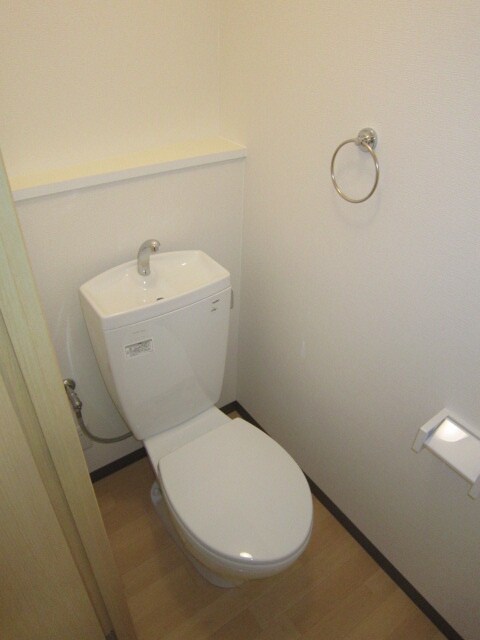 物件内観写真14　(トイレ)