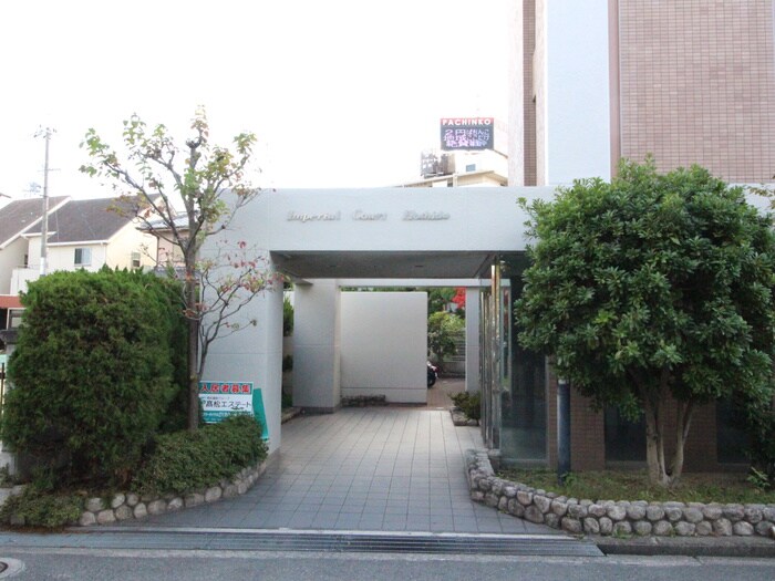 物件外観写真4　(エントランス部分)