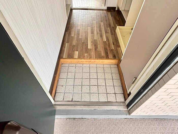 物件内観写真15　(玄関)