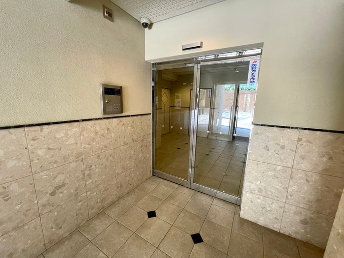 物件外観写真4　(エントランス部分)