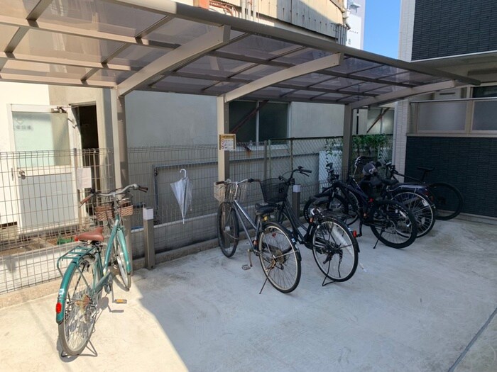 物件外観写真3　(駐輪場)
