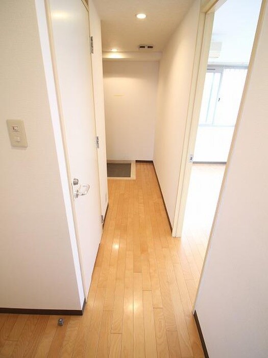 物件内観写真19　(廊下)