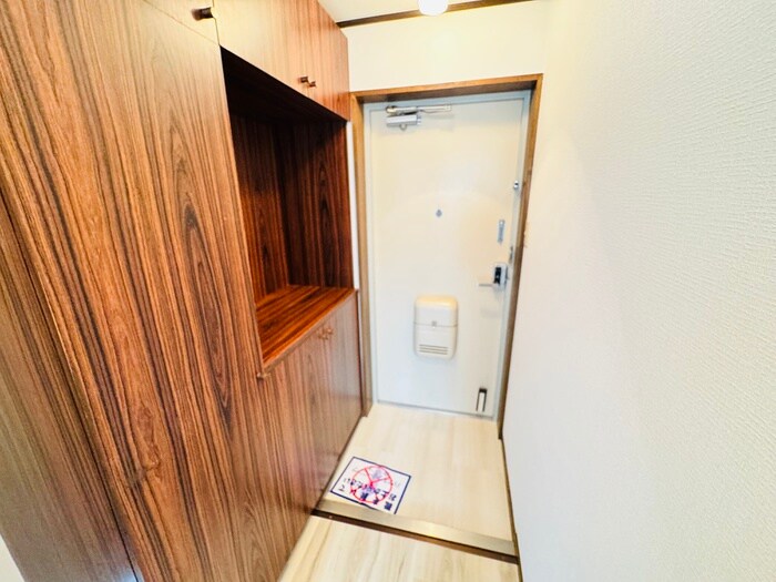 物件内観写真14　(玄関)