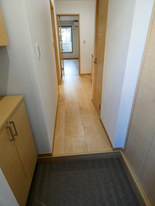 物件内観写真17　(玄関)