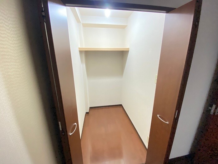 物件内観写真15　(収納)