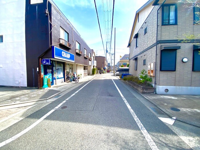 物件外観写真6　(エントランス部分)