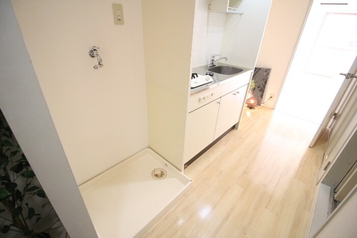 物件内観写真15　(洗濯機置場)