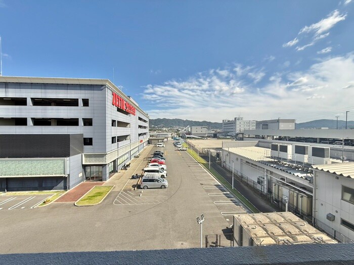 物件内観写真22　(室内からの展望)