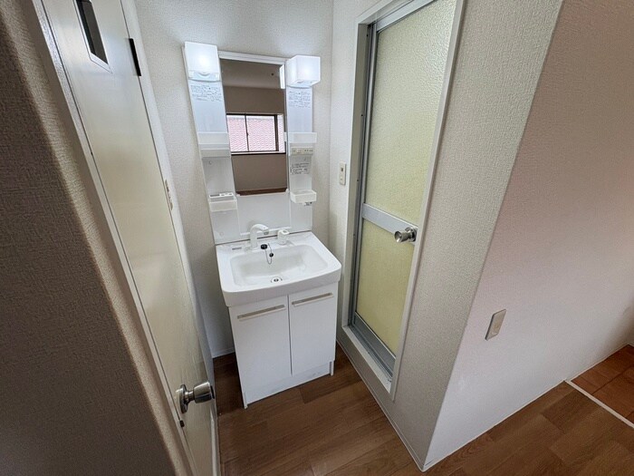 物件内観写真9　(洗面)