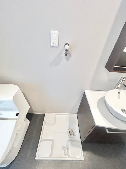 物件内観写真14　(洗濯機置場)