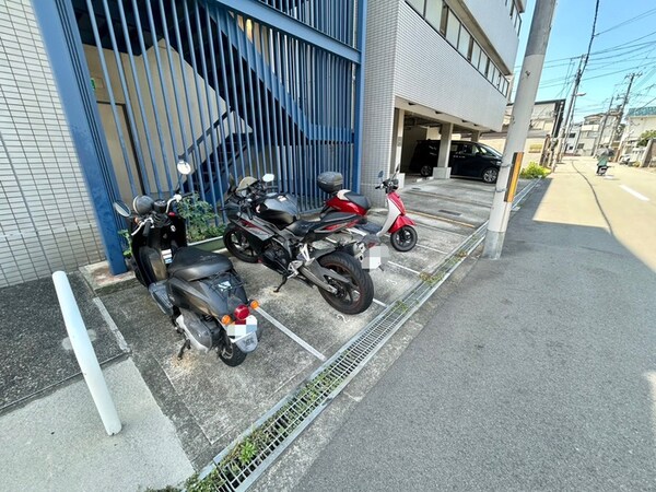 バイク置き場