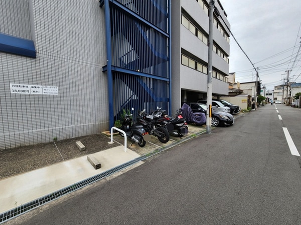 バイク置き場