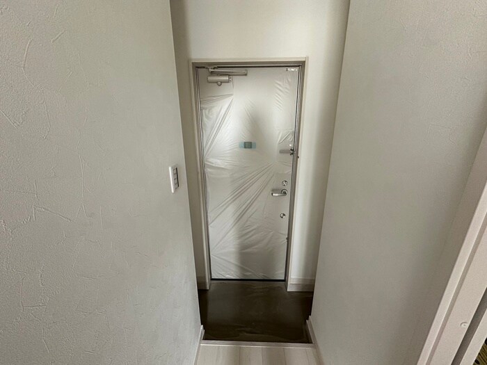 物件内観写真14　(玄関)