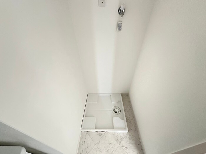 物件内観写真18　(洗濯機置場)