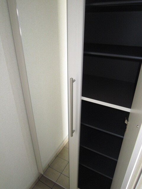 物件内観写真8　(靴箱)