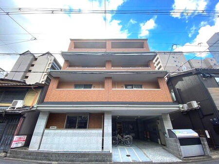 NEXT　STAGE烏丸御池外観写真