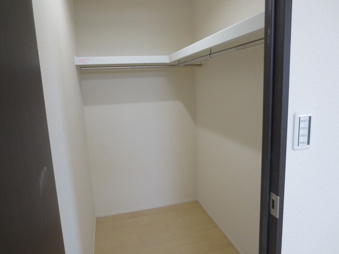 物件内観写真16　(収納)