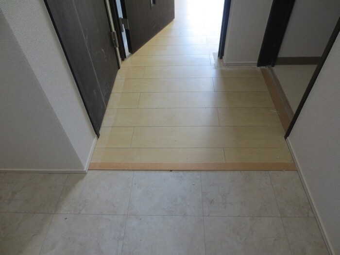 物件内観写真22　(玄関)