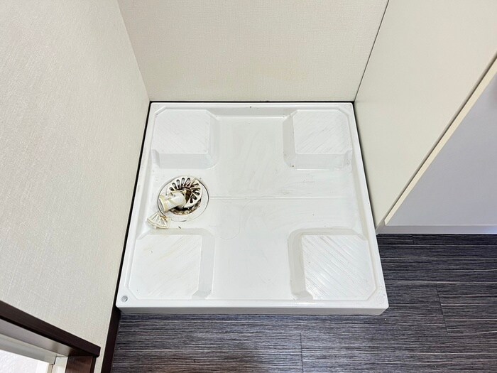 物件内観写真18　(洗濯機置場)