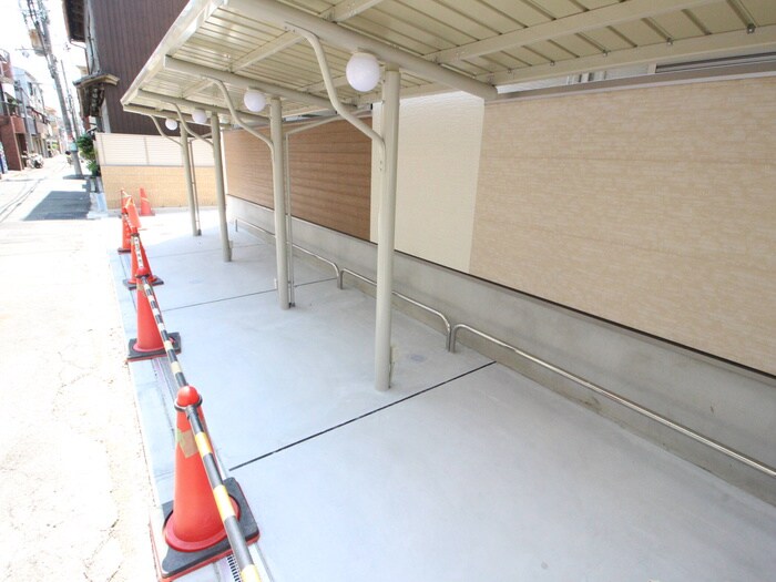 物件外観写真3　(駐輪場)