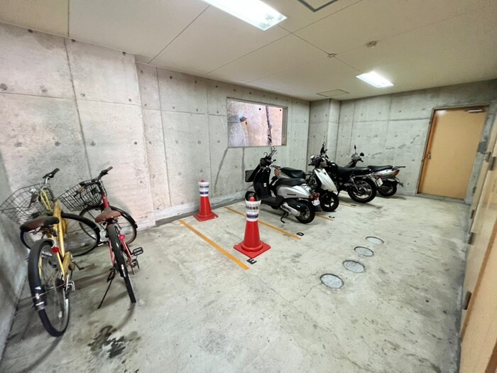 物件外観写真5　(駐輪場)