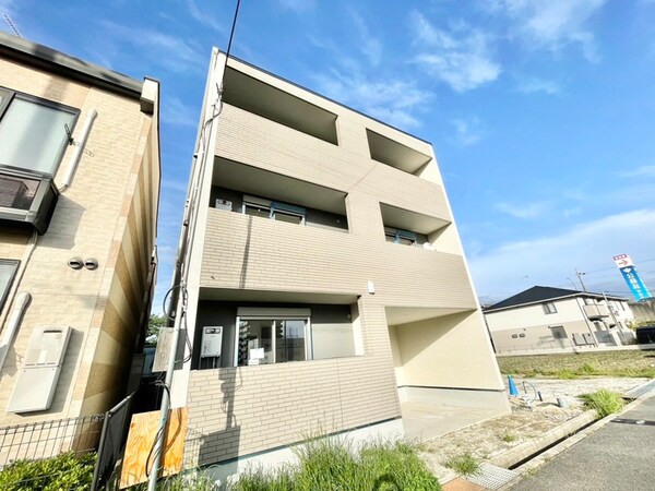 建築中