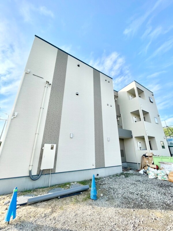 建築中