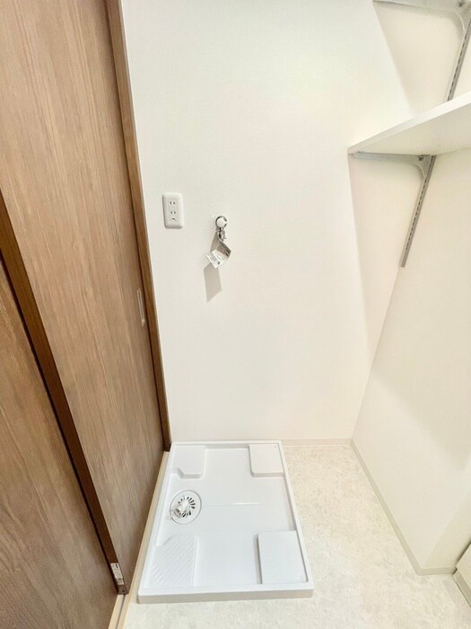 物件内観写真12　(洗濯機置場)