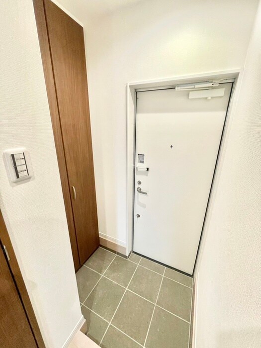 物件内観写真16　(玄関)