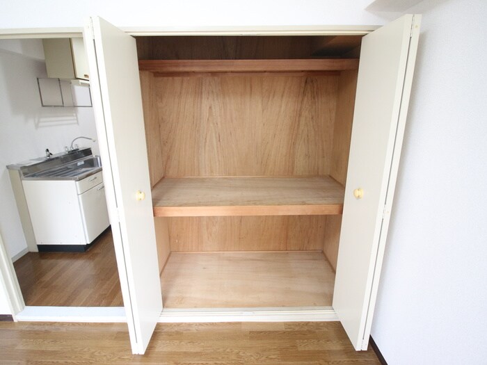 物件内観写真13　(収納)