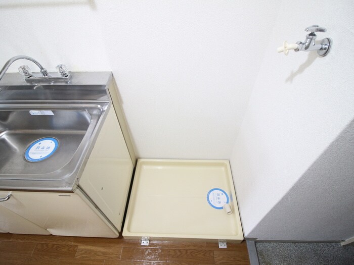 物件内観写真17　(洗濯機置場)