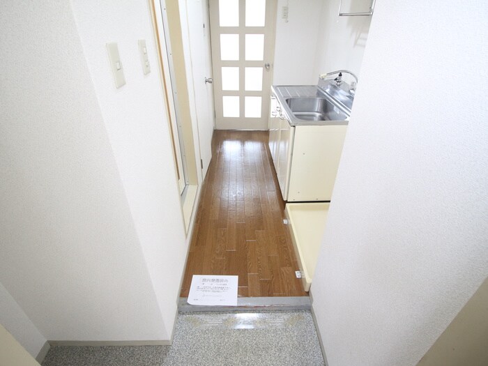 物件内観写真18　(廊下)