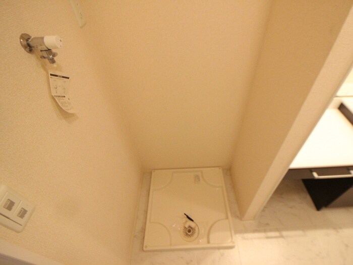 物件内観写真16　(洗濯機置場)